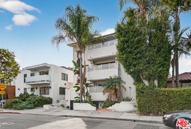 733 Huntley Drive, West Hollywood, CA 90069