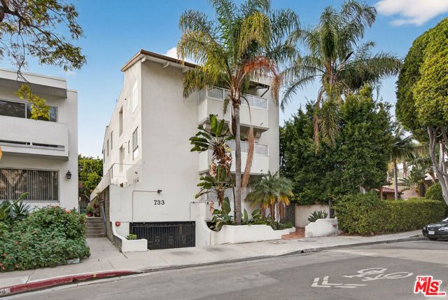 733 Huntley Drive, West Hollywood, CA 90069