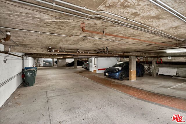 733 Huntley Drive, West Hollywood, CA 90069