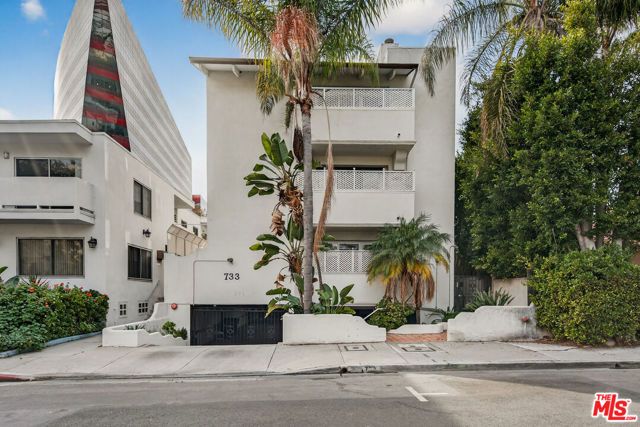 733 Huntley Drive, West Hollywood, CA 90069