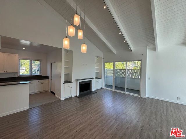 733 Huntley Drive, West Hollywood, CA 90069