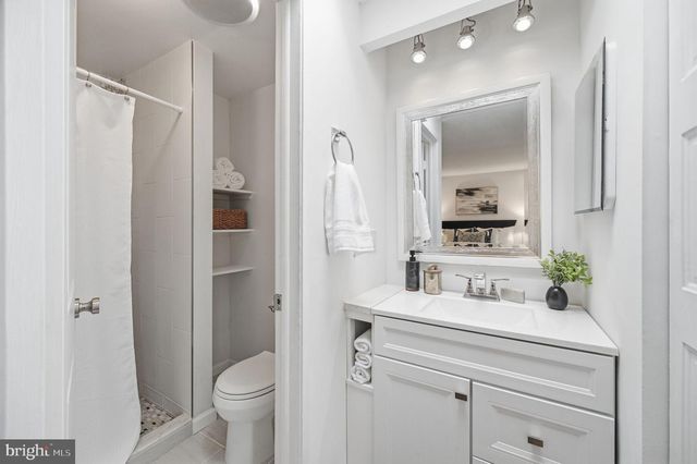 361 GUNDRY DR, Falls Church, VA 22046