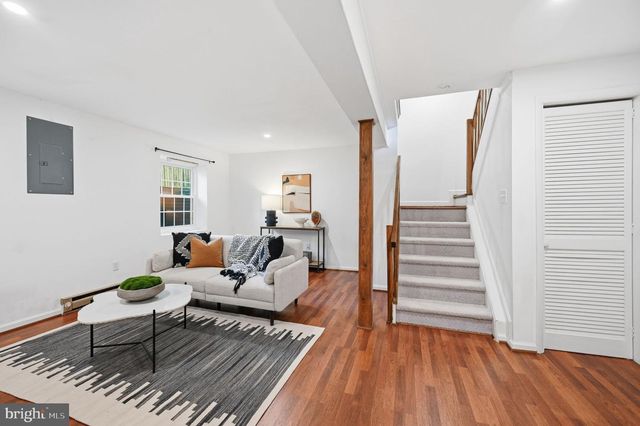 361 GUNDRY DR, Falls Church, VA 22046