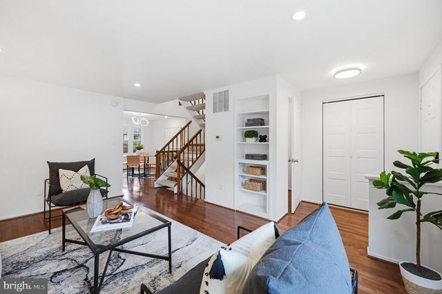 361 GUNDRY DR, Falls Church, VA 22046