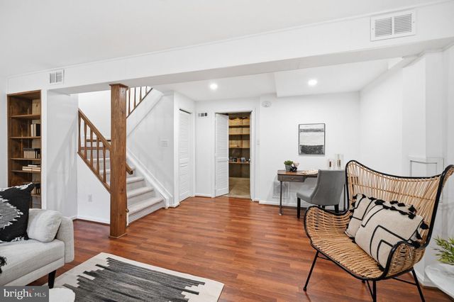 361 GUNDRY DR, Falls Church, VA 22046