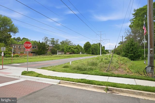 361 GUNDRY DR, Falls Church, VA 22046