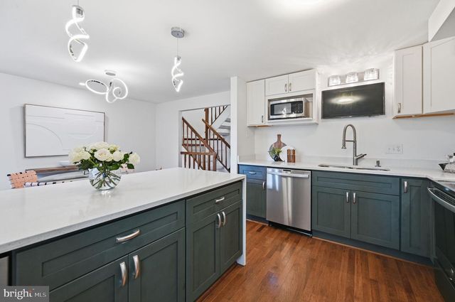 361 GUNDRY DR, Falls Church, VA 22046