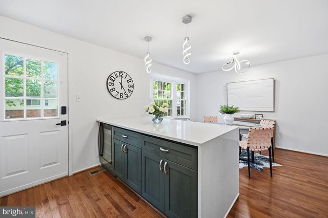 361 GUNDRY DR, Falls Church, VA 22046