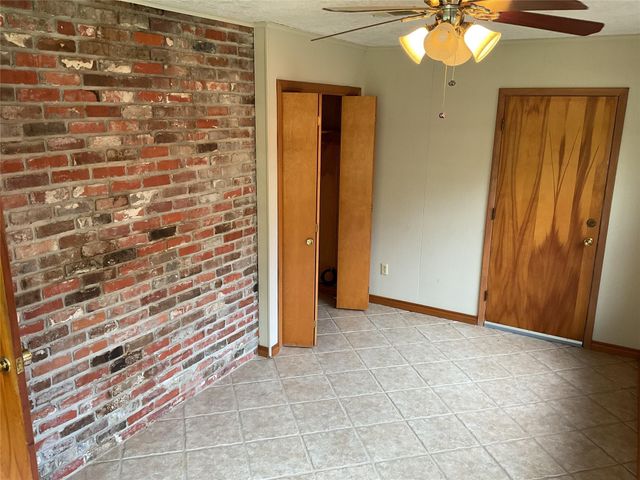 207 Hackberry Street, Village Mills, TX 77663