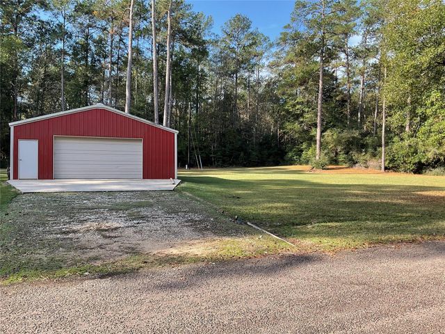 207 Hackberry Street, Village Mills, TX 77663