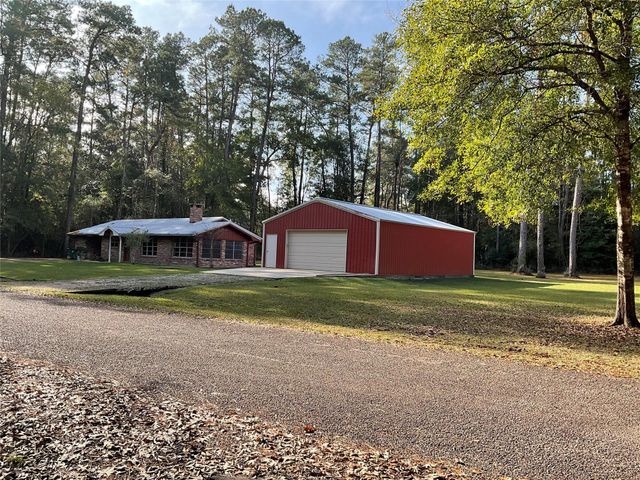 207 Hackberry Street, Village Mills, TX 77663