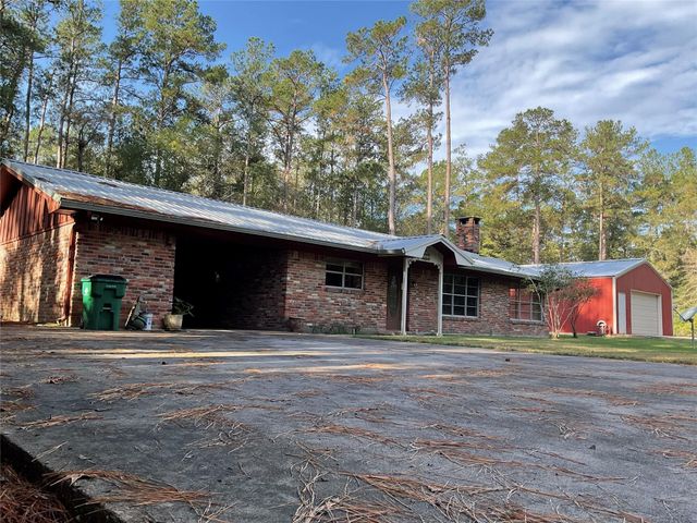 207 Hackberry Street, Village Mills, TX 77663