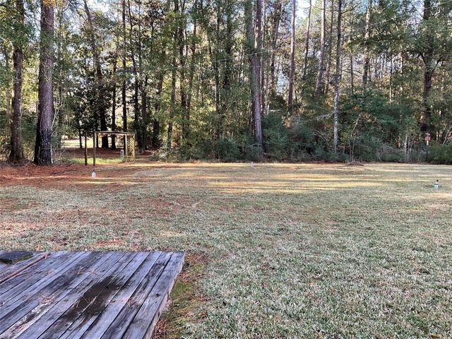 207 Hackberry Street, Village Mills, TX 77663