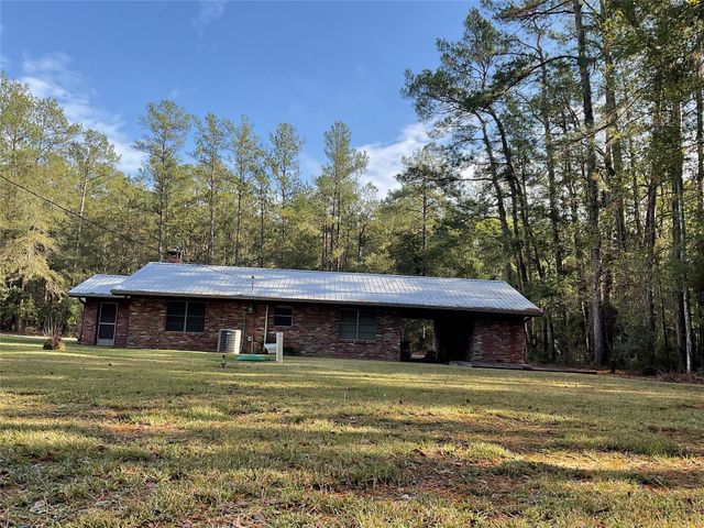 207 Hackberry Street, Village Mills, TX 77663