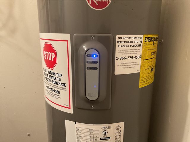 207 Hackberry Street, Village Mills, TX 77663