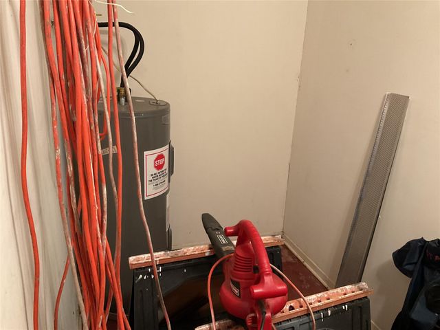 207 Hackberry Street, Village Mills, TX 77663