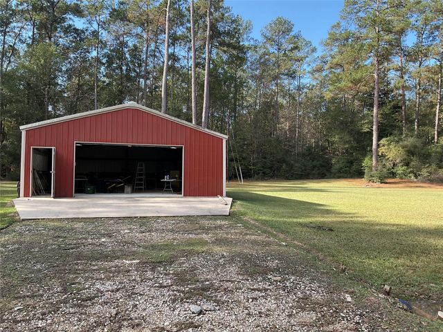 207 Hackberry Street, Village Mills, TX 77663