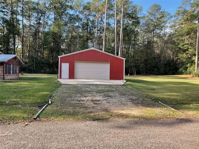 207 Hackberry Street, Village Mills, TX 77663