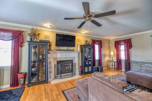 12 Old Pasture Ln, Westport, MA 02790