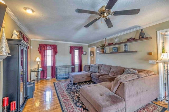 12 Old Pasture Ln, Westport, MA 02790