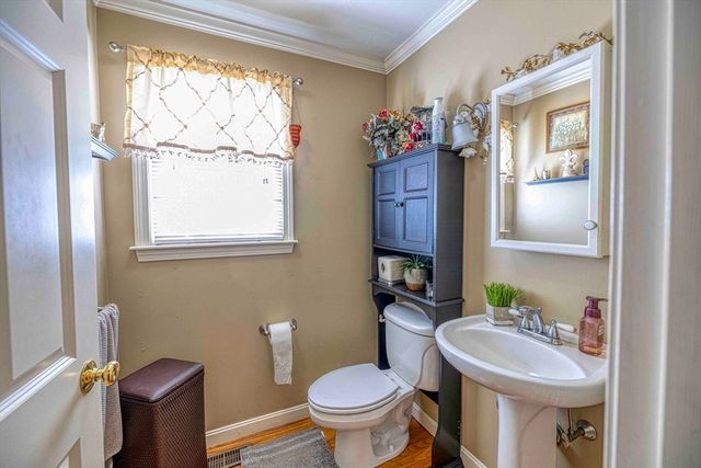 12 Old Pasture Ln, Westport, MA 02790