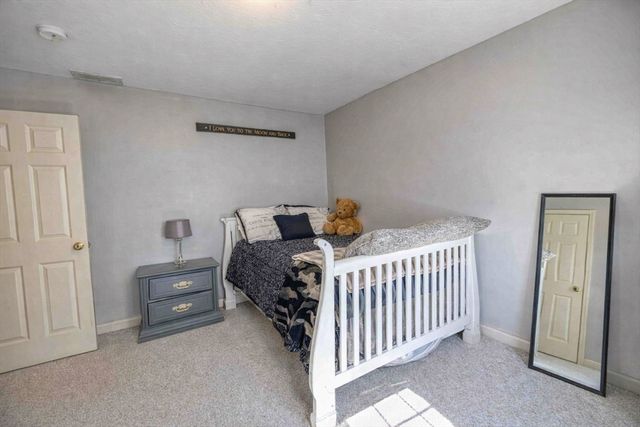 12 Old Pasture Ln, Westport, MA 02790