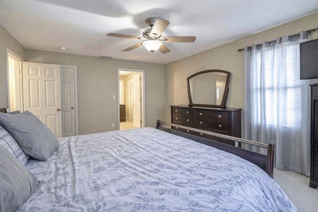 12 Old Pasture Ln, Westport, MA 02790