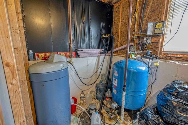 12 Old Pasture Ln, Westport, MA 02790