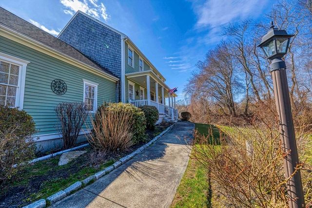 12 Old Pasture Ln, Westport, MA 02790