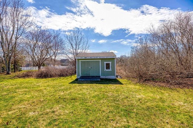 12 Old Pasture Ln, Westport, MA 02790