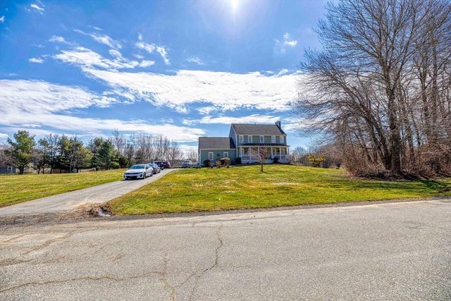 12 Old Pasture Ln, Westport, MA 02790