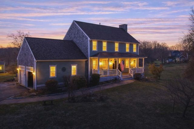 12 Old Pasture Ln, Westport, MA 02790