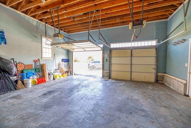 12 Old Pasture Ln, Westport, MA 02790