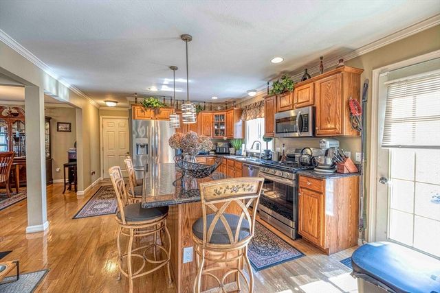 12 Old Pasture Ln, Westport, MA 02790