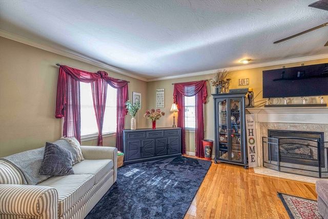 12 Old Pasture Ln, Westport, MA 02790