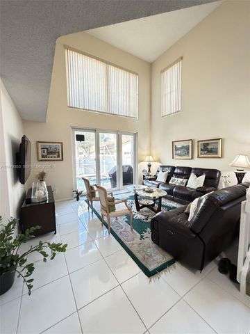 10840 NW 46th Dr, Coral Springs, FL 33076