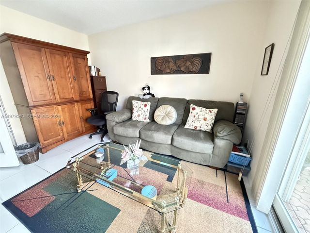 10840 NW 46th Dr, Coral Springs, FL 33076