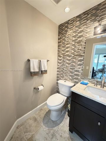 10840 NW 46th Dr, Coral Springs, FL 33076