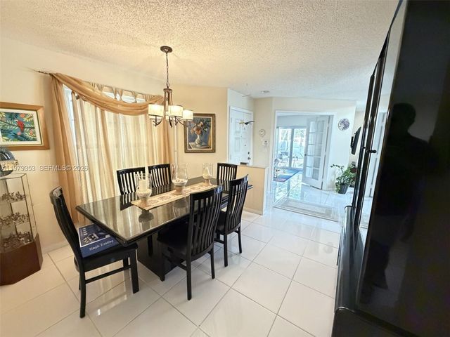 10840 NW 46th Dr, Coral Springs, FL 33076