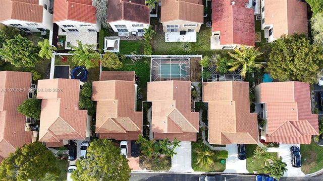 10840 NW 46th Dr, Coral Springs, FL 33076