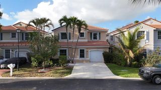 10840 NW 46th Dr, Coral Springs, FL 33076