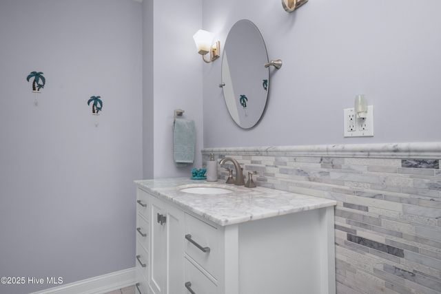 555 Dawson Creek Drive, Arapahoe, NC 28510