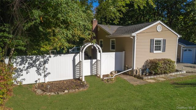 2880 Brookfield Drive, Yorktown Heights, NY 10598