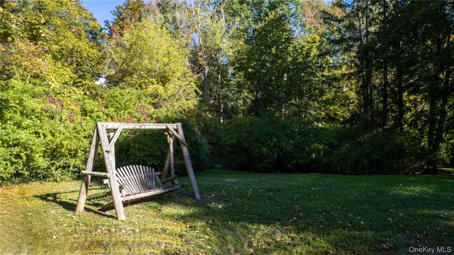 2880 Brookfield Drive, Yorktown Heights, NY 10598