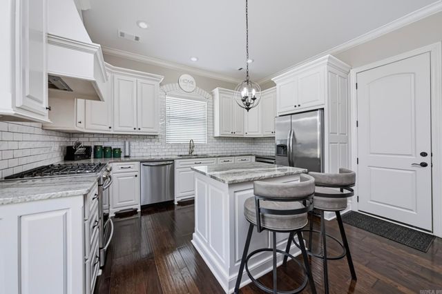 65 Wildwood Place Circle, Little Rock, AR 72223