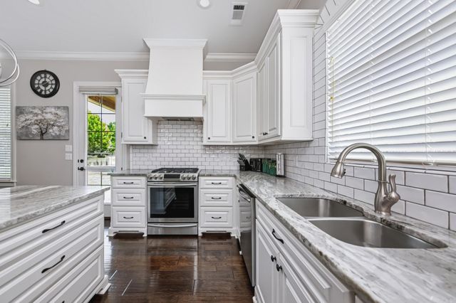 65 Wildwood Place Circle, Little Rock, AR 72223