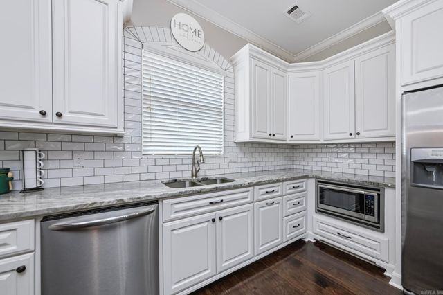65 Wildwood Place Circle, Little Rock, AR 72223