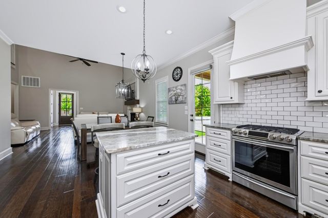 65 Wildwood Place Circle, Little Rock, AR 72223