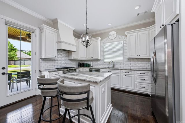 65 Wildwood Place Circle, Little Rock, AR 72223