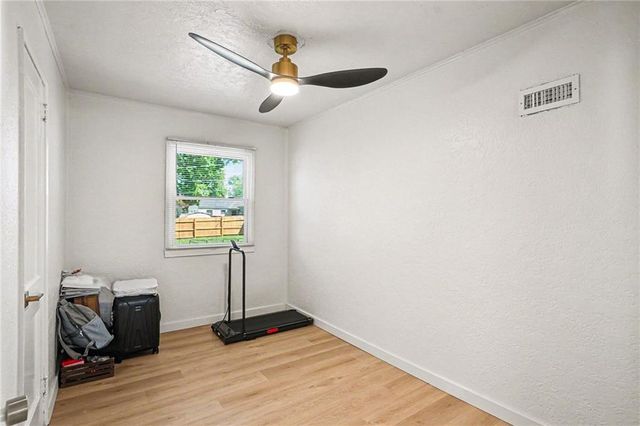 2504 NE 59th Terrace, Kansas City, MO 64118